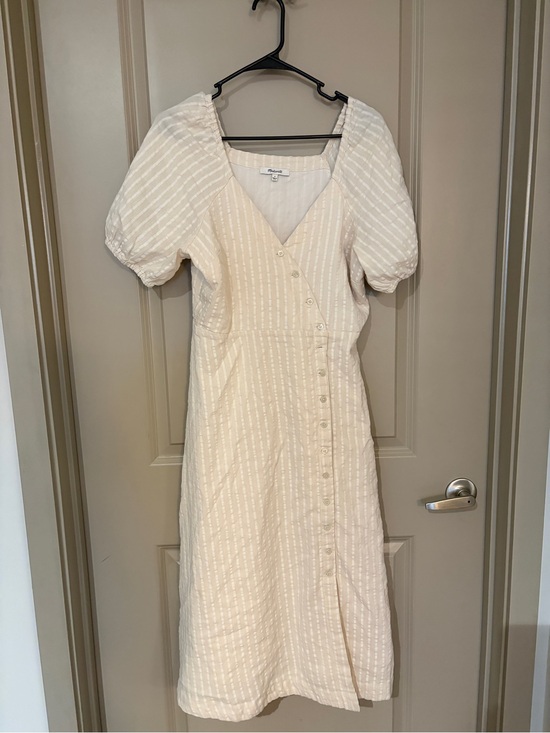 Madewell Dresses & Skirts - Madewell Cream Puff-Sleeve Button-Front Midi Dress Missing One Button